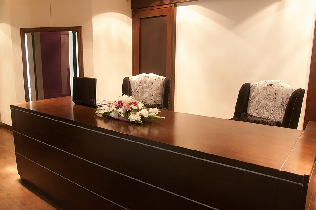 Hotel One Downtown, Lahor Oda fotoğraf